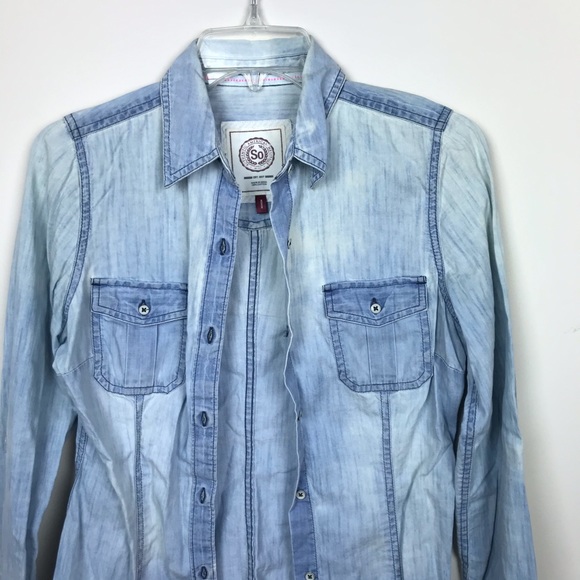 Button up shirt! - Picture 2 of 7